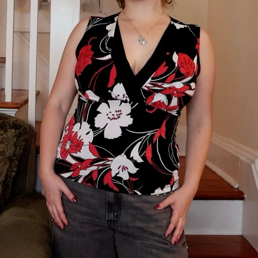 Y2K Suzie in the City Black Red White Floral Hibiscus Tank Small Wrap Tropical